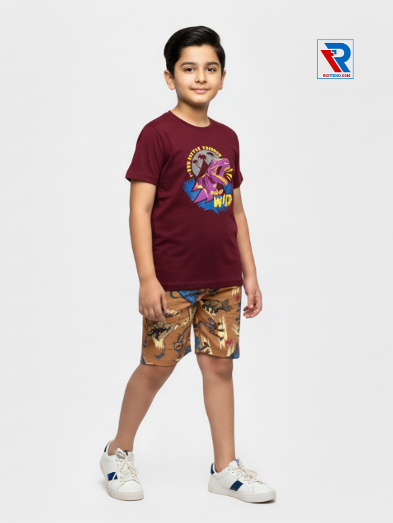 Boys clothing set 2–10 years with brown t‑shirt and dark burgundy shorts, relaxed side view by Riotrend.