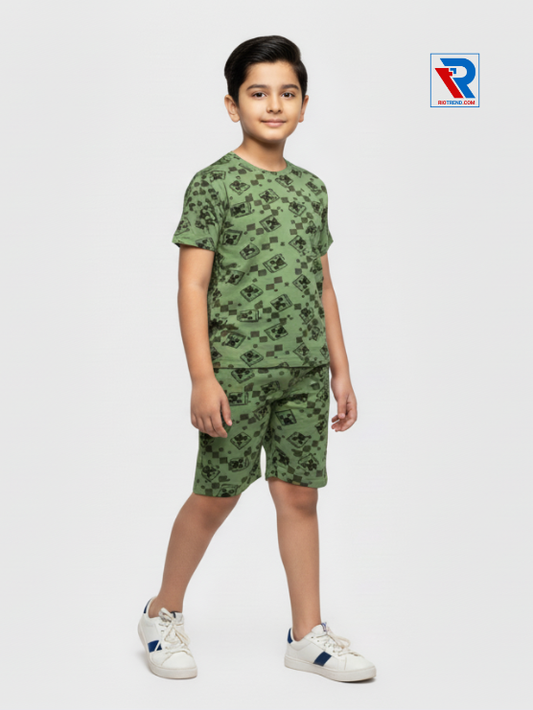 Boys’ camouflage green t-shirt and shorts set for ages 2–10 years, side view – Riotrend stylish outfit.