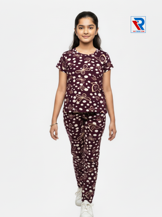 Girls pyjama set in maroon color, ages 1–12, front view – RioTrend kids sleepwear highlighting design and comfort.